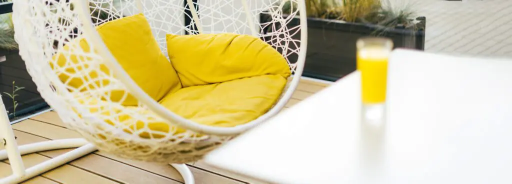 egg chair